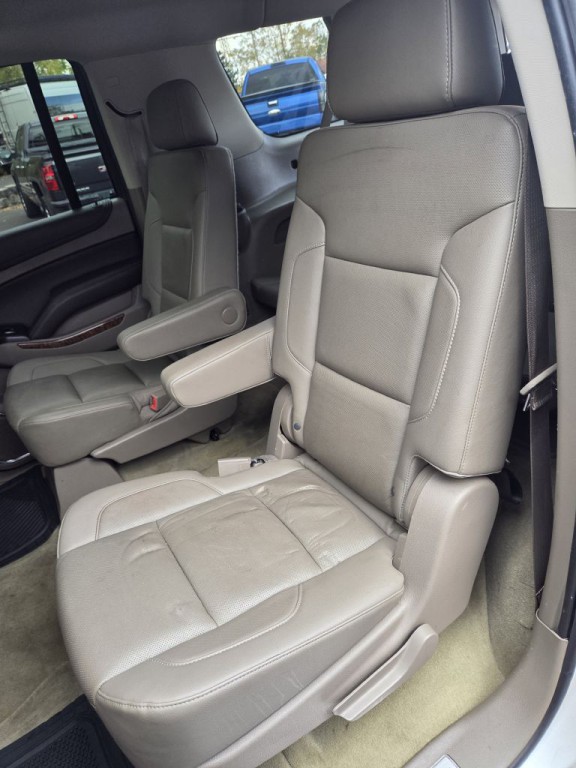 2016 Chevrolet Suburban Image 10