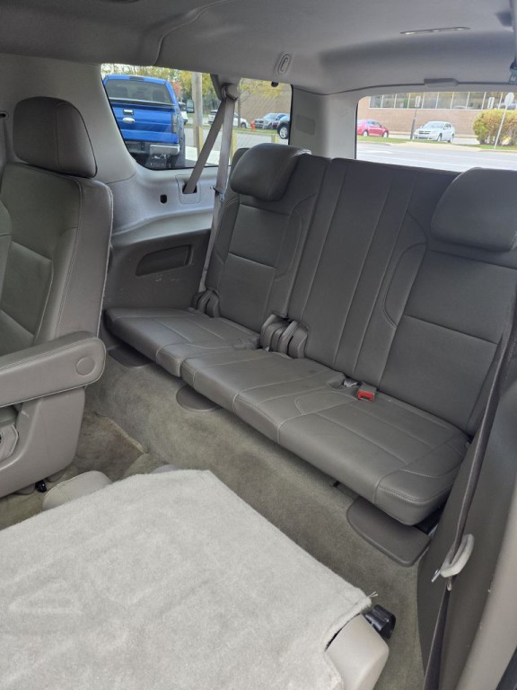 2016 Chevrolet Suburban Image 11