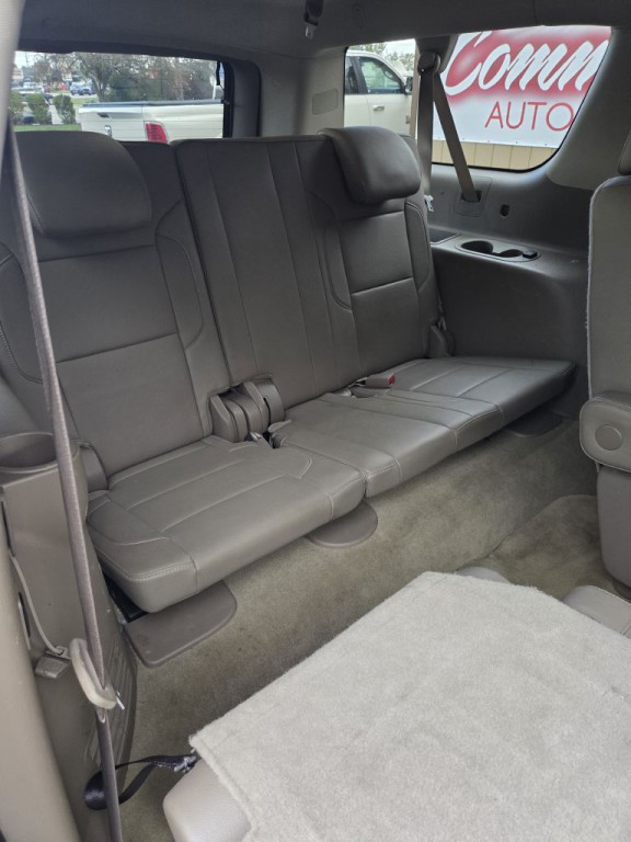 2016 Chevrolet Suburban Image 14