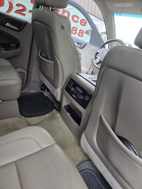 2016 Chevrolet Suburban Image 15