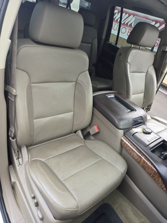 2016 Chevrolet Suburban Image 18