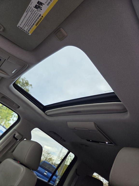 2016 Chevrolet Suburban Image 24