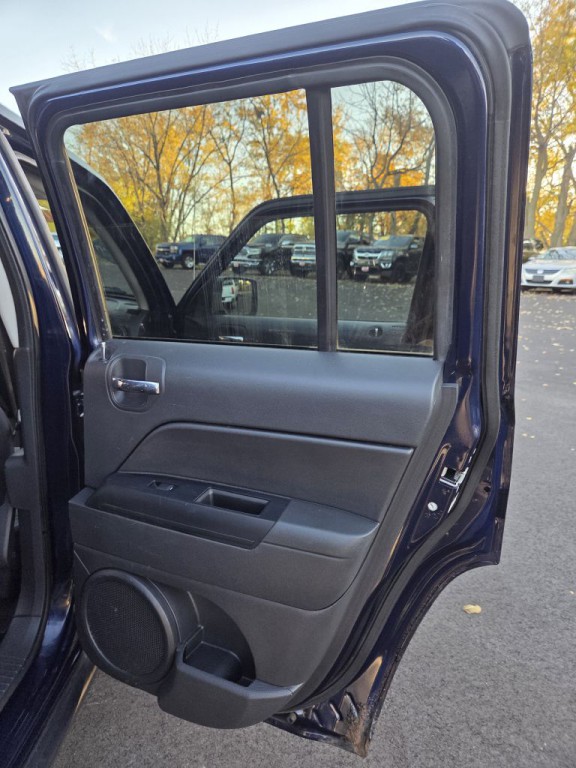 2013 Jeep Patriot Image 10