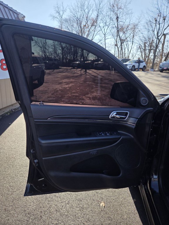 2020 Jeep Grand Cherokee Image 9