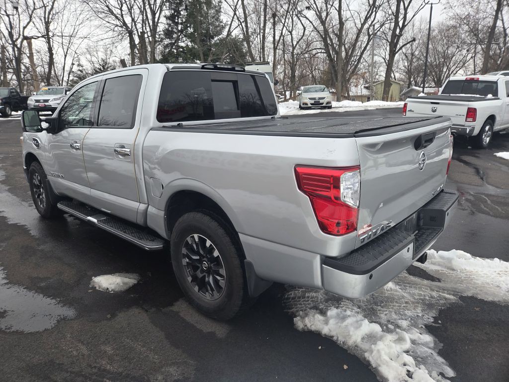 2017 Nissan Titan Image 5
