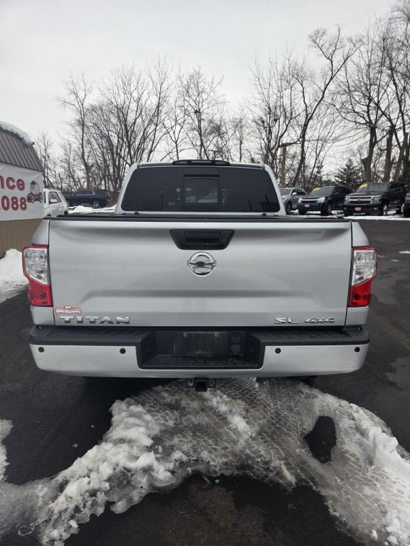 2017 Nissan Titan Image 7