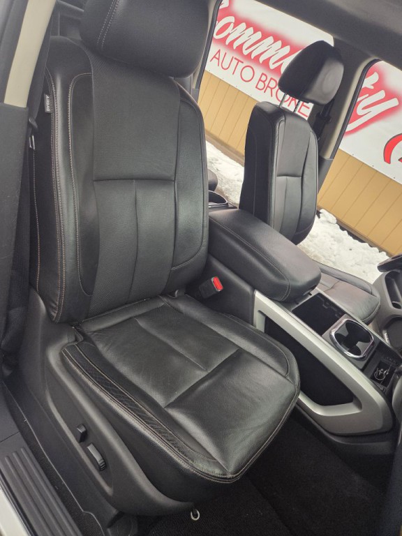 2017 Nissan Titan Image 15