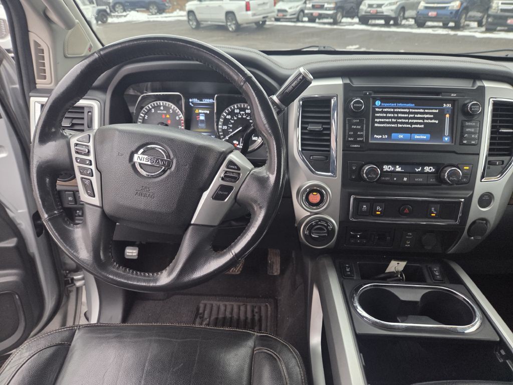 2017 Nissan Titan Image 21
