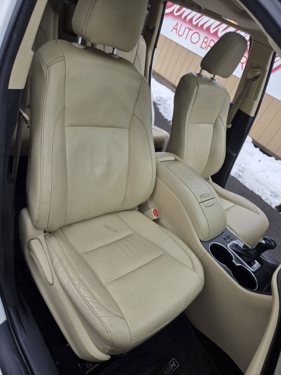 2015 Toyota Highlander Image 15