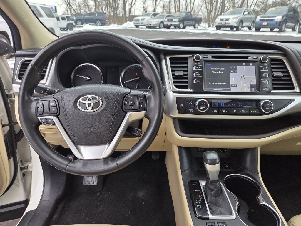 2015 Toyota Highlander Image 26