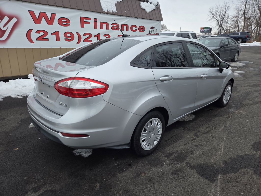 2015 Ford Fiesta Image 6
