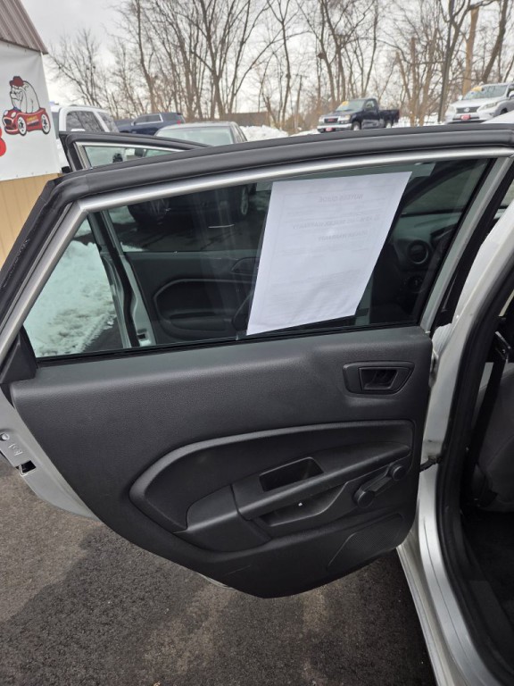 2015 Ford Fiesta Image 10