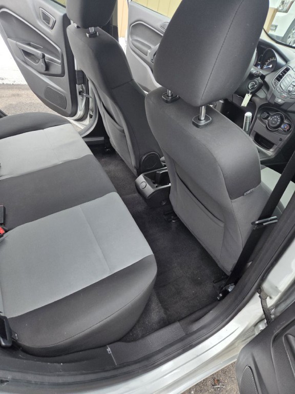 2015 Ford Fiesta Image 15