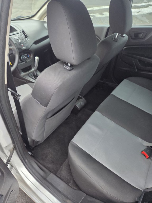 2015 Ford Fiesta Image 17