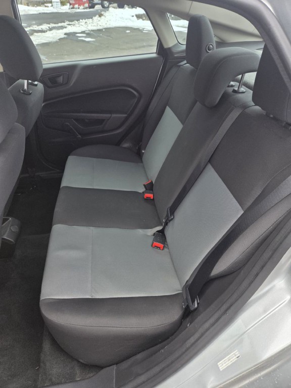 2015 Ford Fiesta Image 18