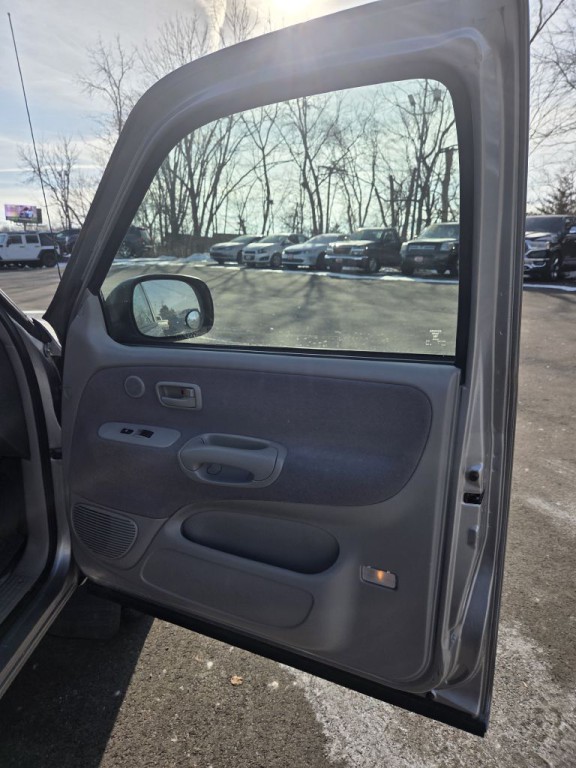 2001 Toyota Tundra Image 15