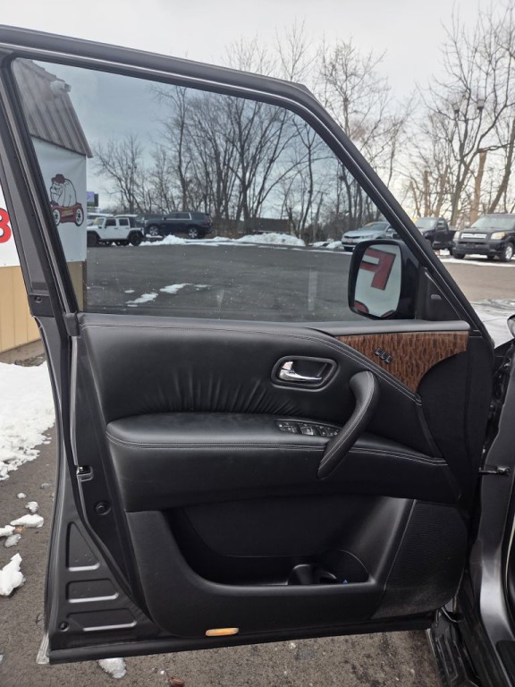 2017 Nissan Armada Image 9