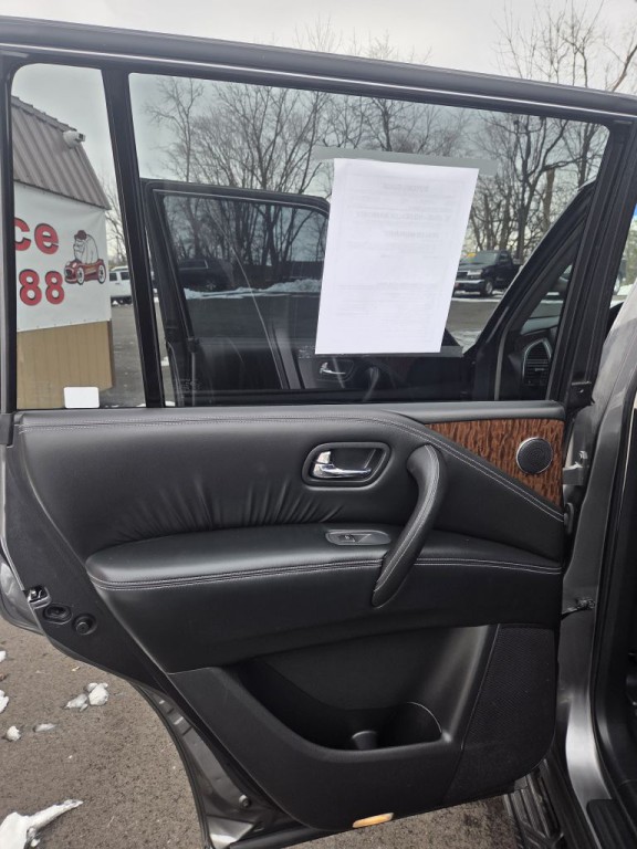 2017 Nissan Armada Image 10