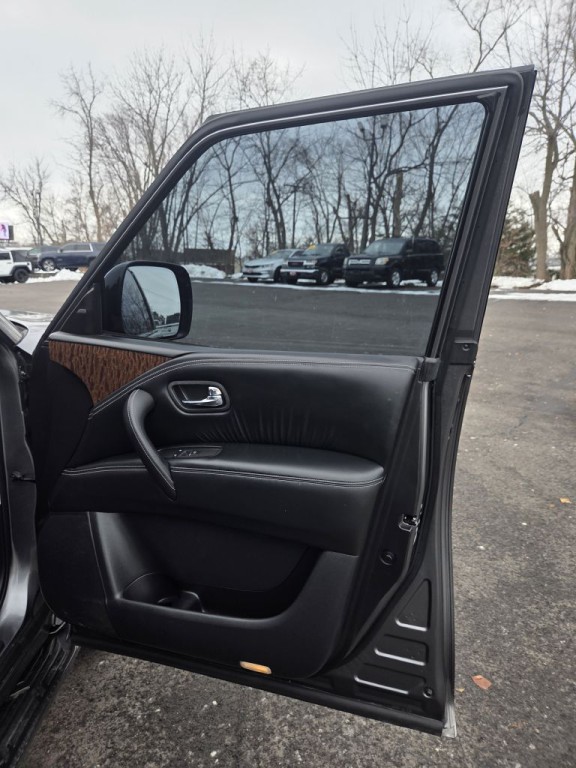 2017 Nissan Armada Image 11