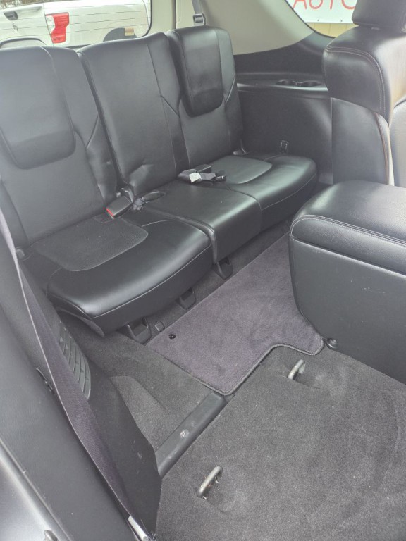 2017 Nissan Armada Image 17