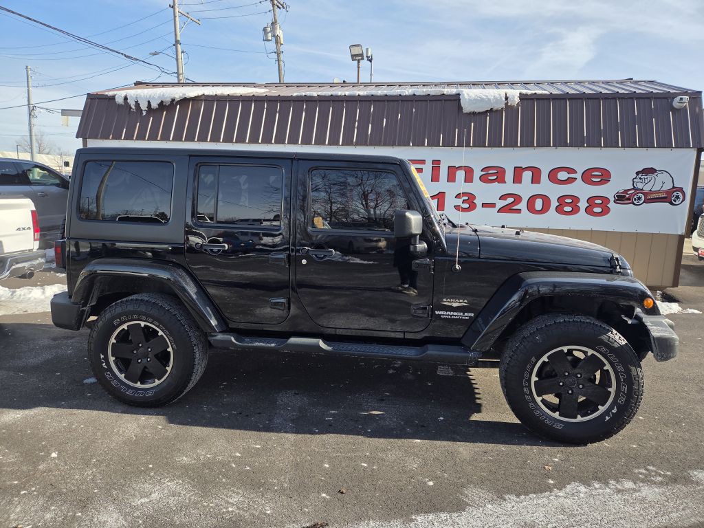 2013 Jeep Wrangler Unlimited Image 2