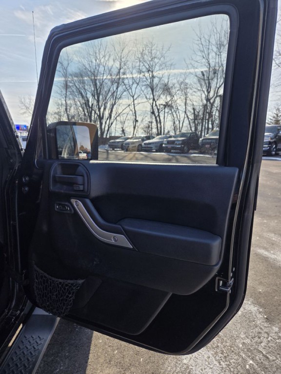 2013 Jeep Wrangler Unlimited Image 11