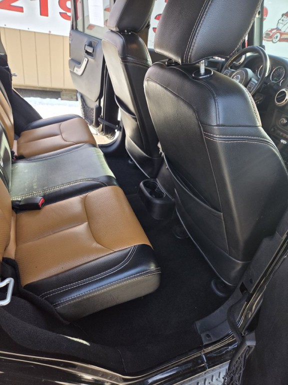 2013 Jeep Wrangler Unlimited Image 15