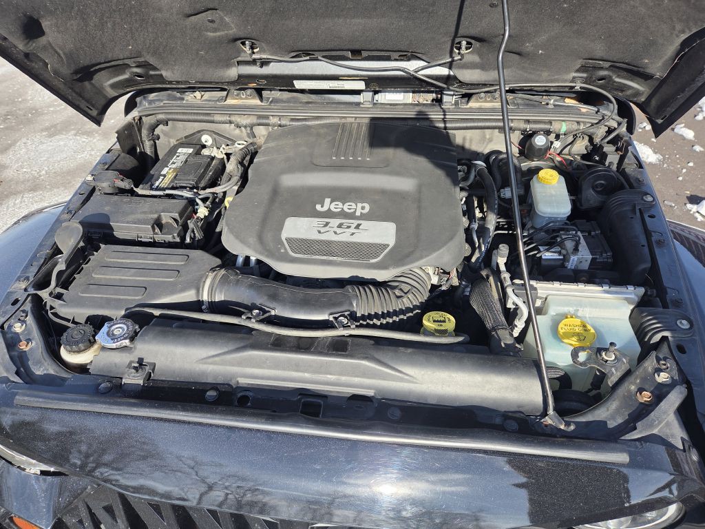 2013 Jeep Wrangler Unlimited Image 25