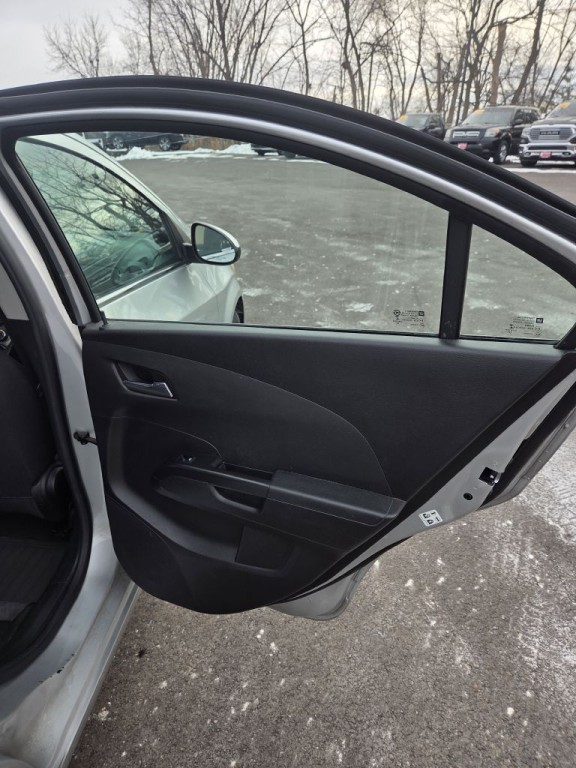 2014 Chevrolet Sonic Image 10