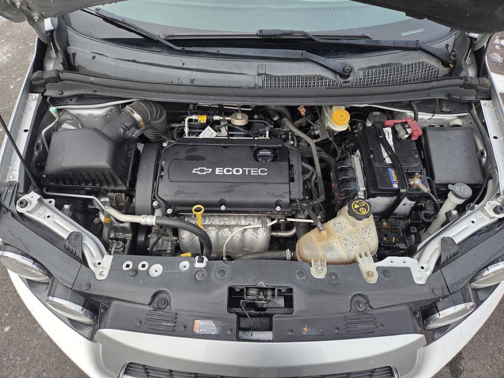 2014 Chevrolet Sonic Image 24