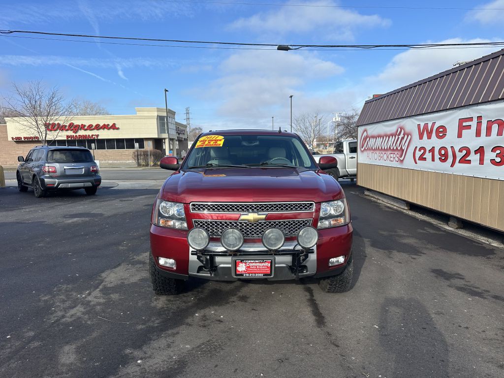 2011 Chevrolet Suburban Image 2
