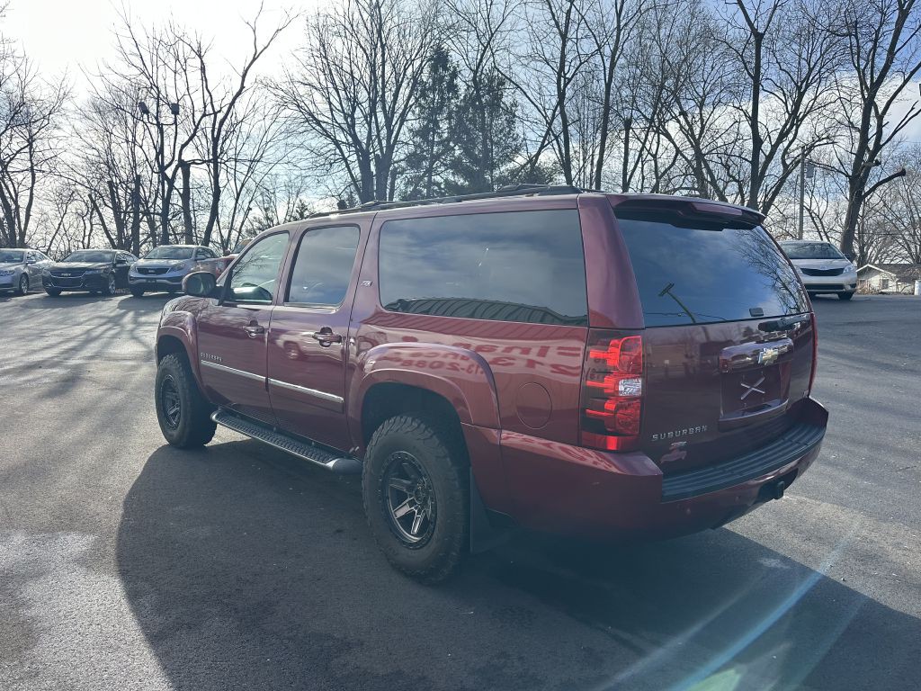 2011 Chevrolet Suburban Image 4