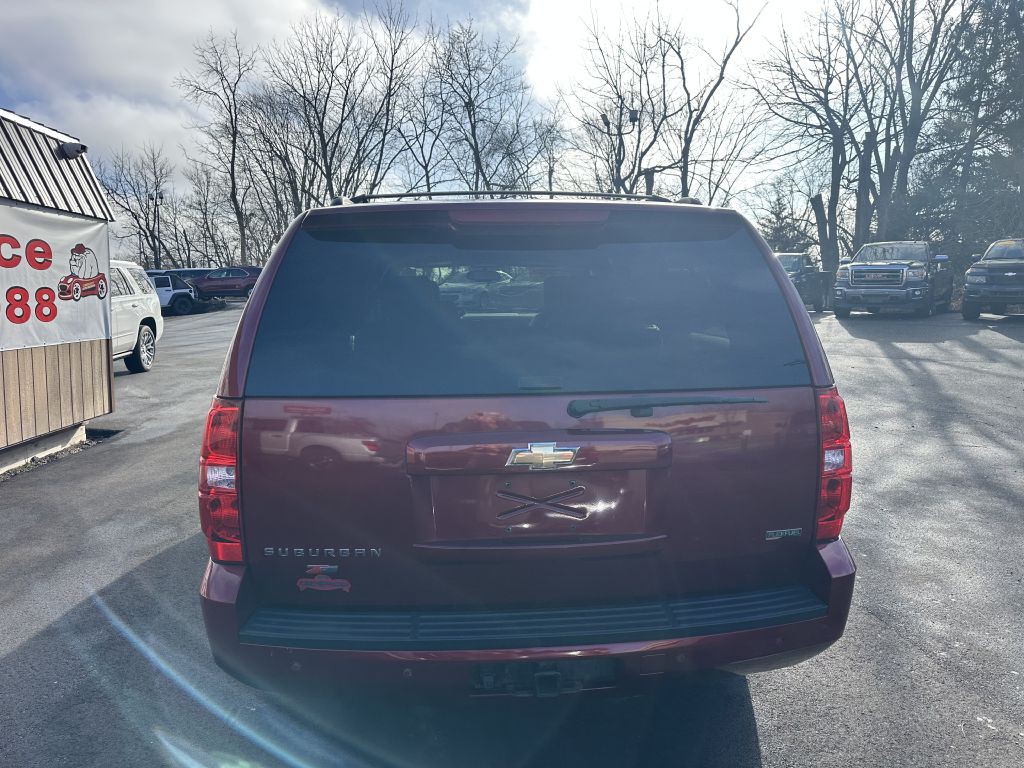 2011 Chevrolet Suburban Image 5