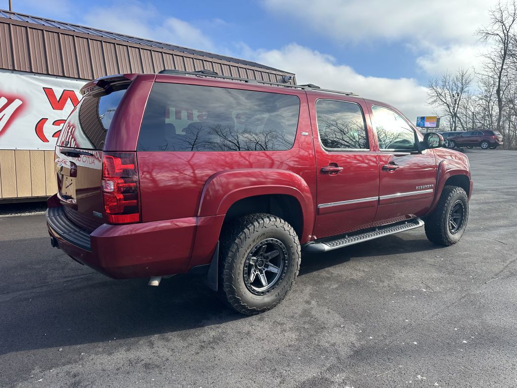2011 Chevrolet Suburban Image 6