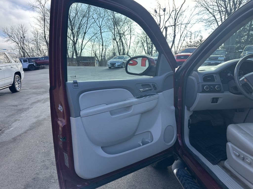 2011 Chevrolet Suburban Image 8