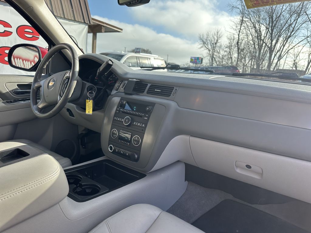 2011 Chevrolet Suburban Image 20