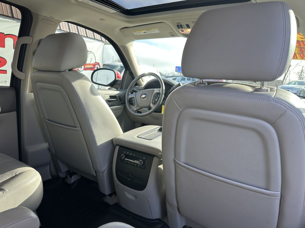 2011 Chevrolet Suburban Image 23