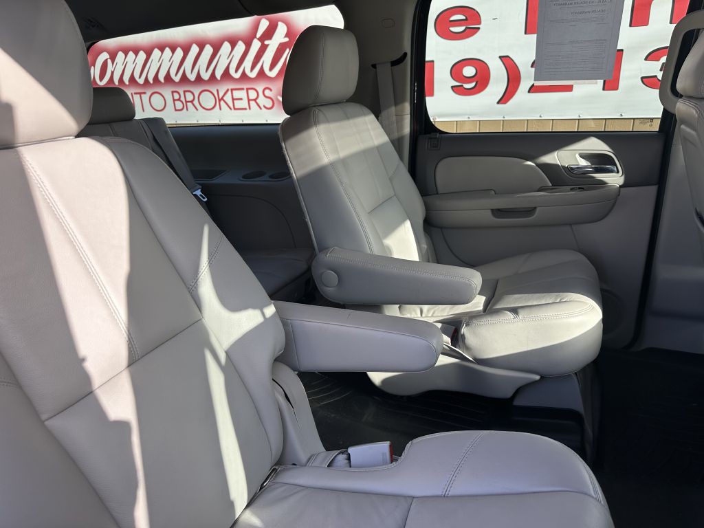 2011 Chevrolet Suburban Image 24