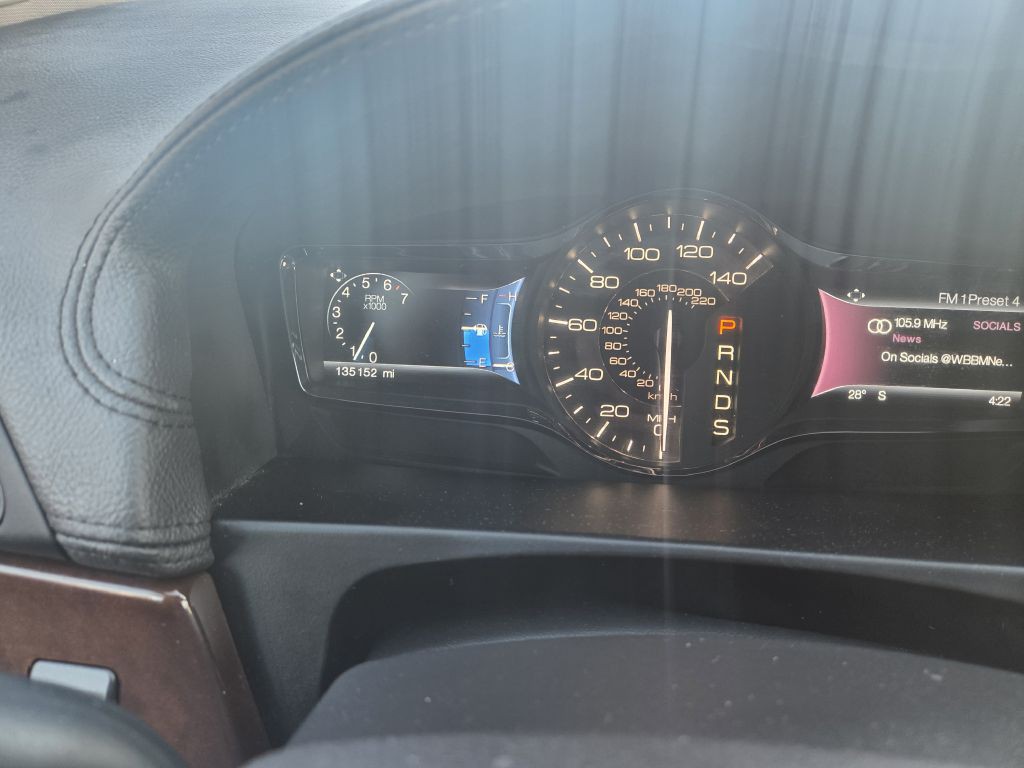 2015 Lincoln MKX Image 25