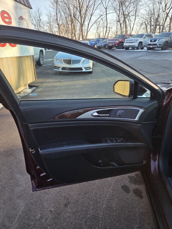 2017 Lincoln MKZ Image 9