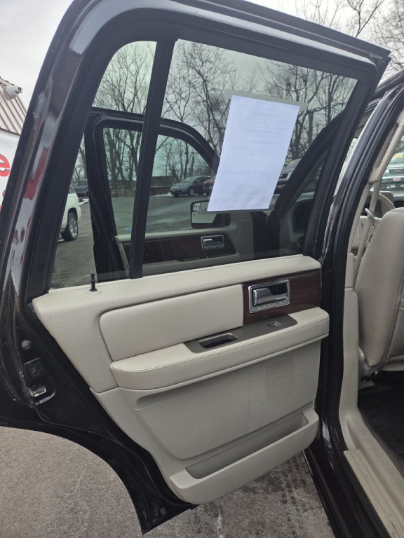 2013 Lincoln Navigator Image 10