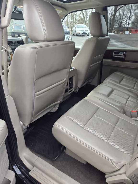 2013 Lincoln Navigator Image 16