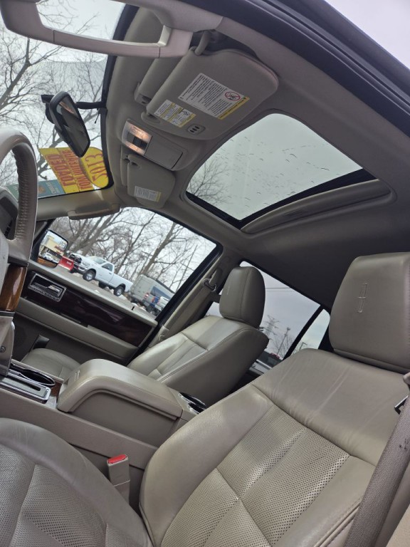 2013 Lincoln Navigator Image 21