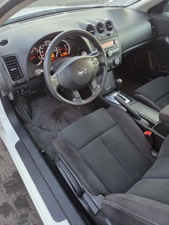 2011 Nissan Altima Image 10