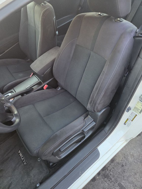 2011 Nissan Altima Image 11