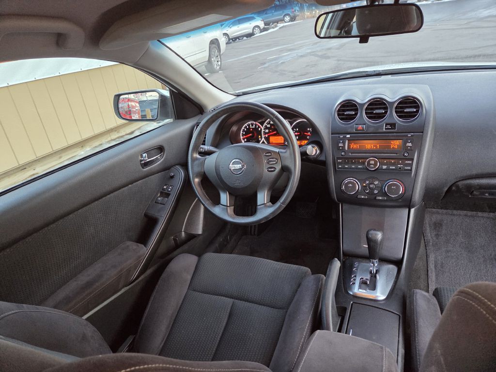 2011 Nissan Altima Image 20