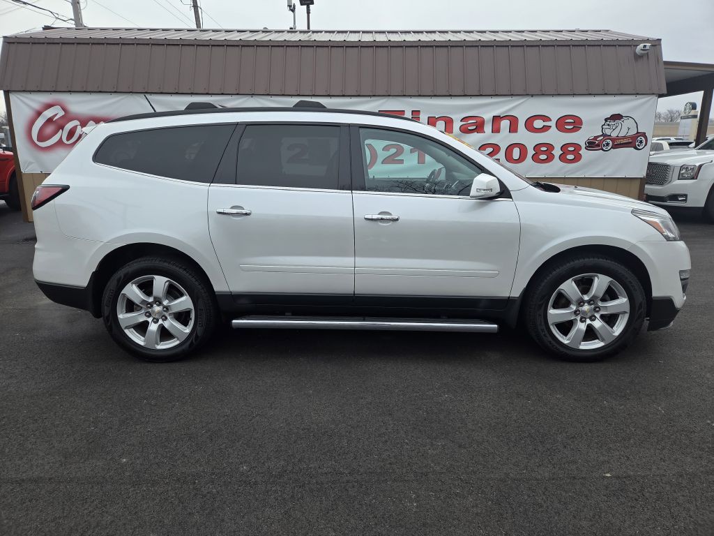 2017 Chevrolet Traverse Image 2