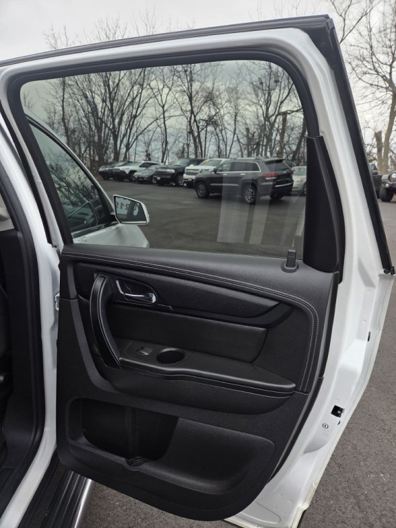 2017 Chevrolet Traverse Image 12