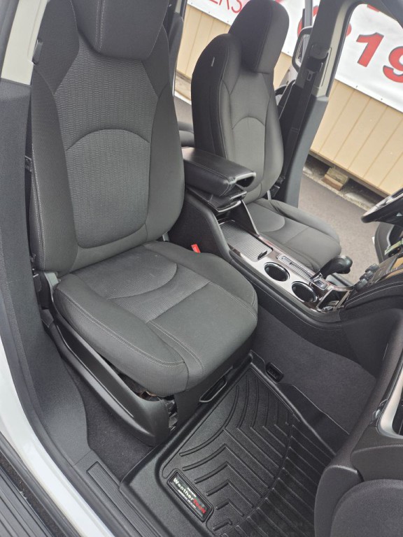 2017 Chevrolet Traverse Image 15