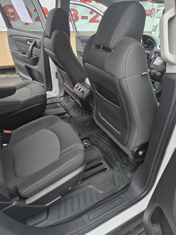 2017 Chevrolet Traverse Image 16